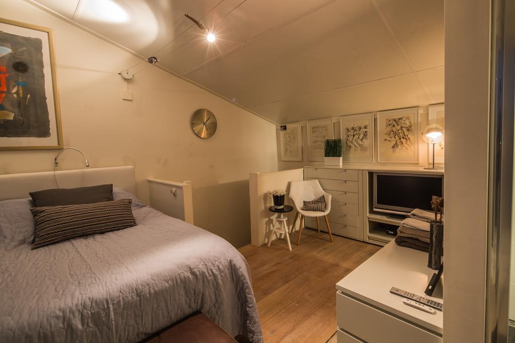 Sleep At Slim Amsterdam Bed & Breakfast Екстериор снимка